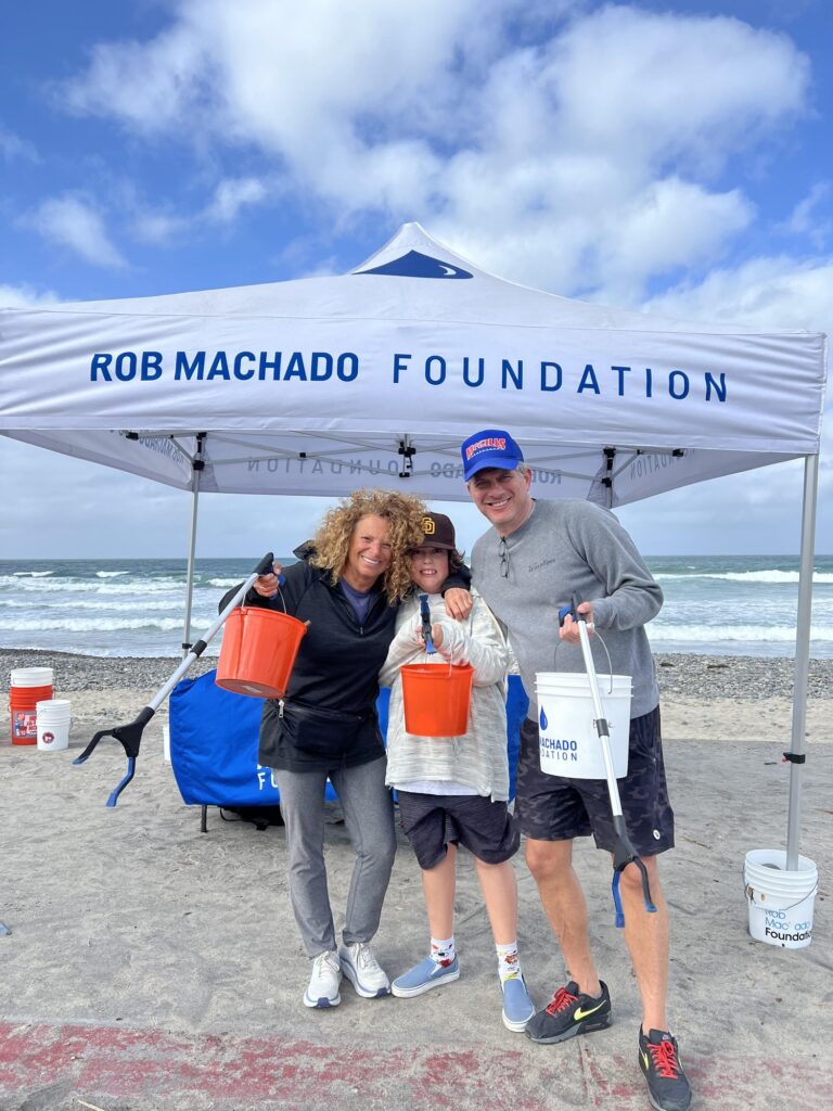 robmachadofoundation_feb_beach_cleanup-3